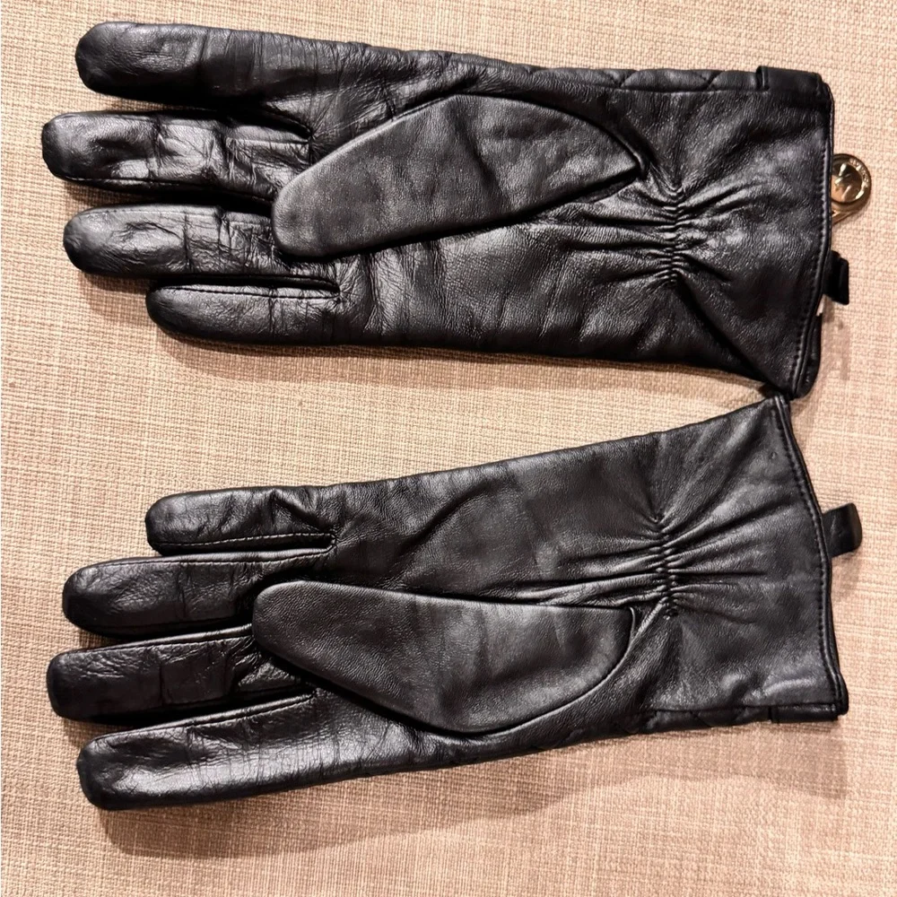 MICHAEL Michael Kors Black Quilted Gloves - Picture 3 of 5